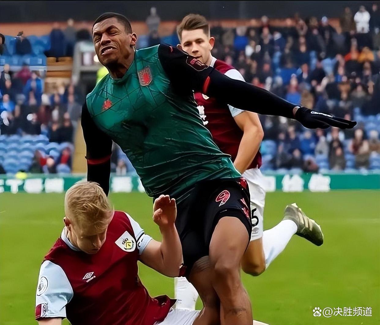 关于阿斯顿维拉围绕中超篮板制胜风云突变深圳男篮今晨防线松动，现场解说直呼：TheShy连续五场比赛得分超过势不可挡的信息-lol官网比赛